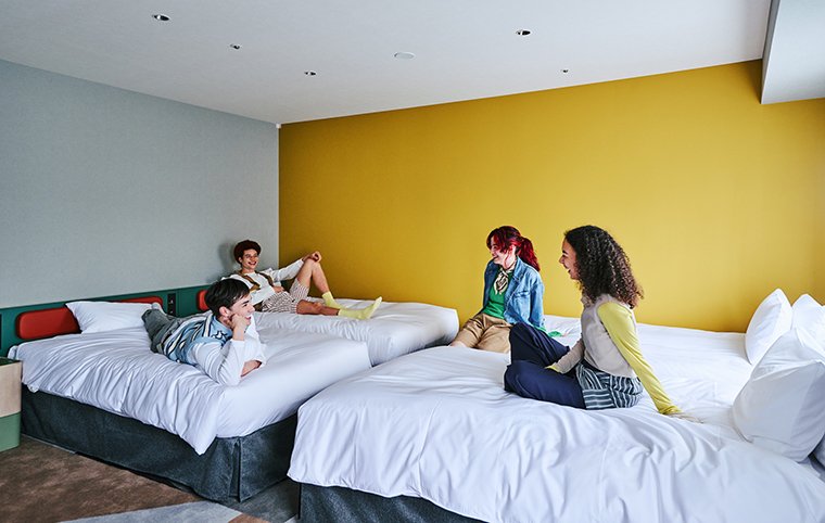 Connecting Room